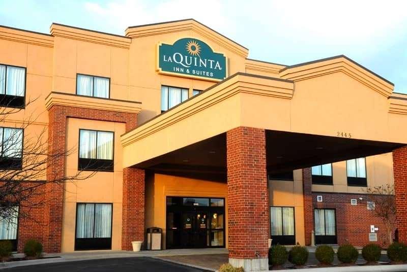 La Quinta By Wyndham Springfield Airport Plaza Exterior foto