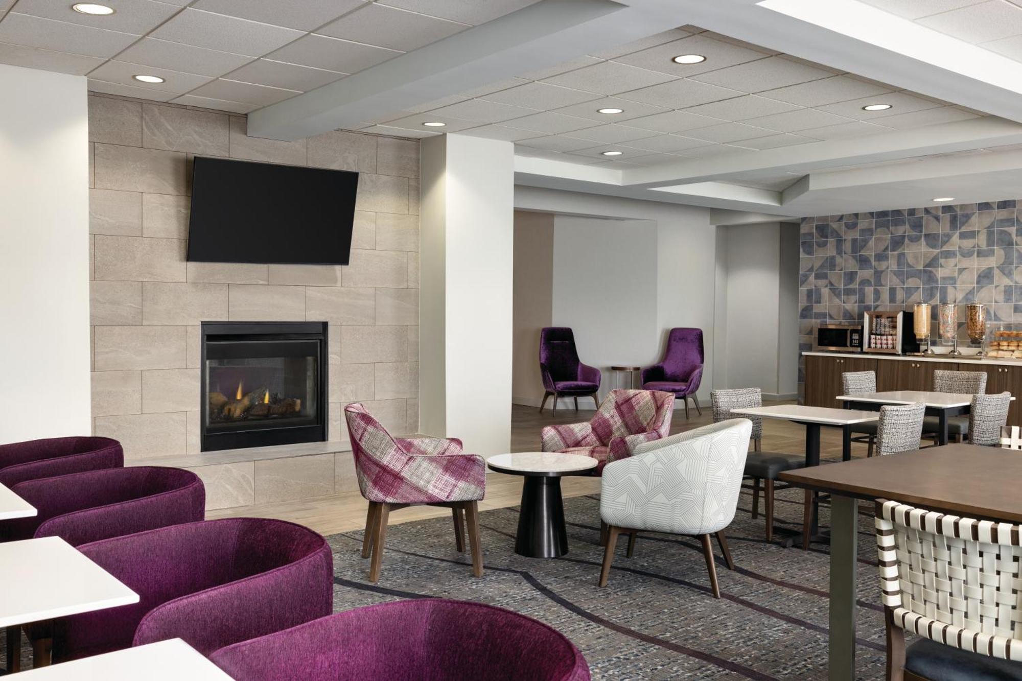 La Quinta By Wyndham Springfield Airport Plaza Exterior foto