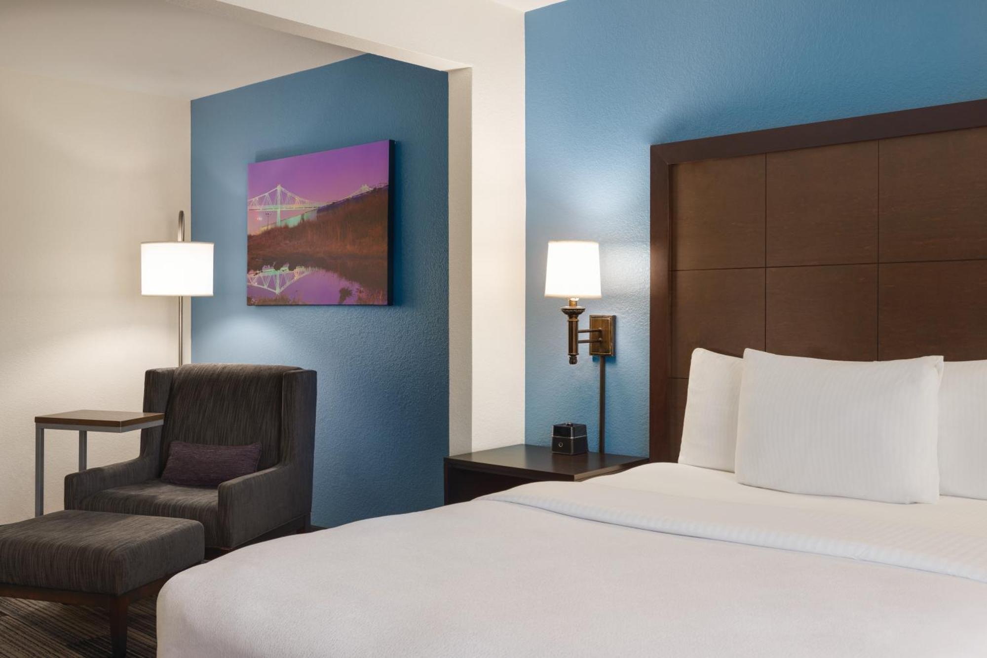 La Quinta By Wyndham Springfield Airport Plaza Exterior foto