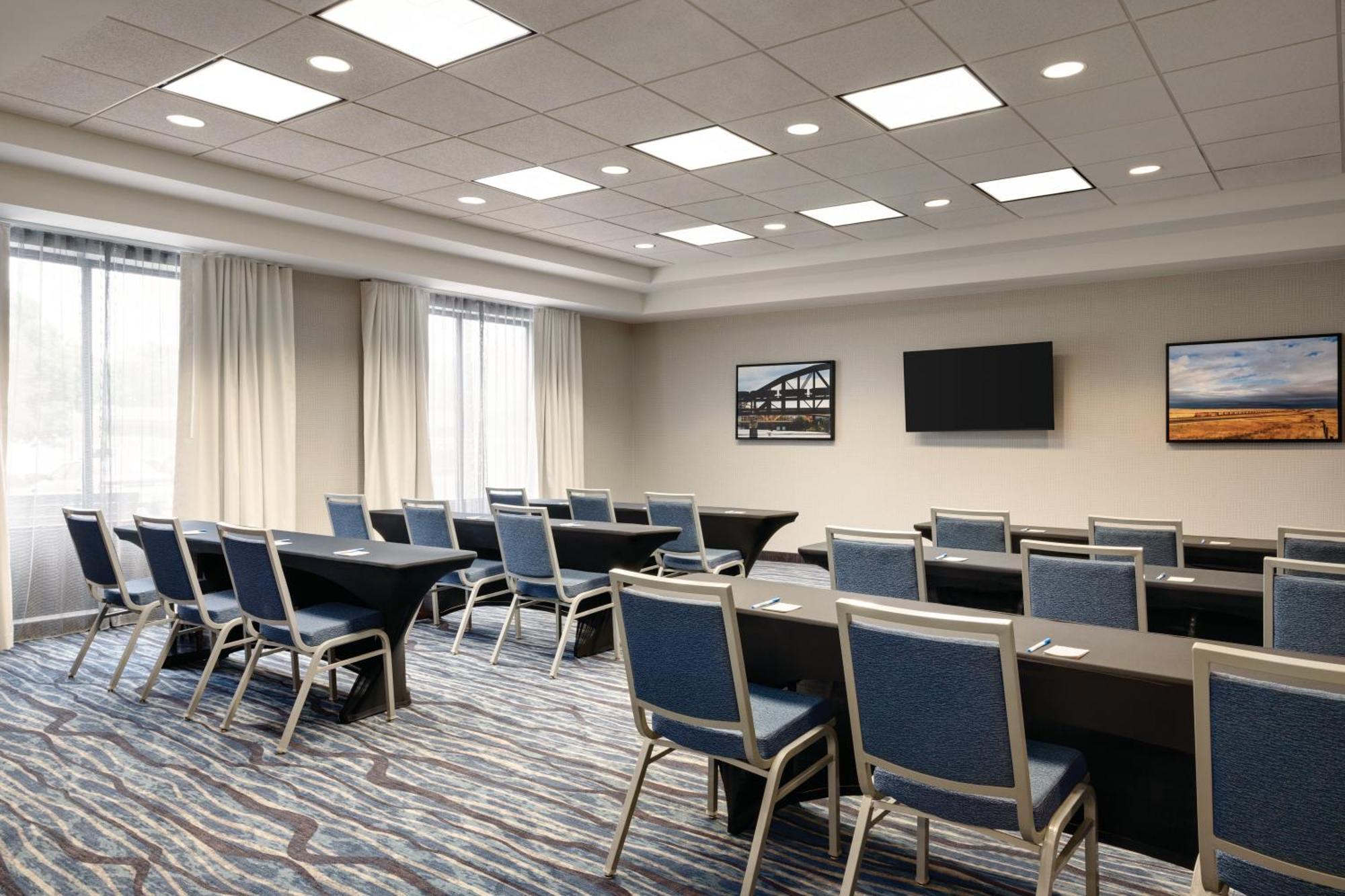 La Quinta By Wyndham Springfield Airport Plaza Exterior foto
