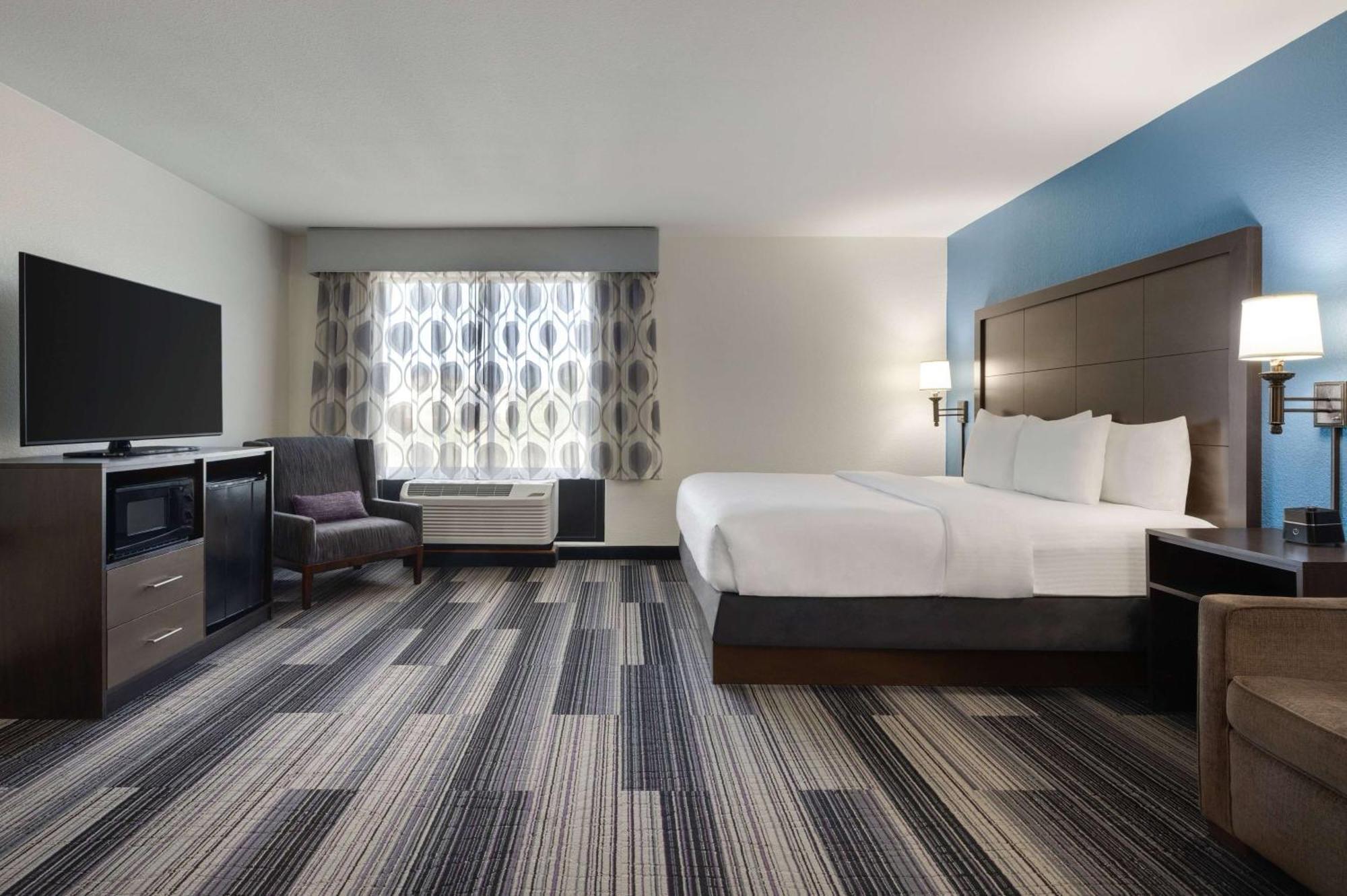La Quinta By Wyndham Springfield Airport Plaza Exterior foto