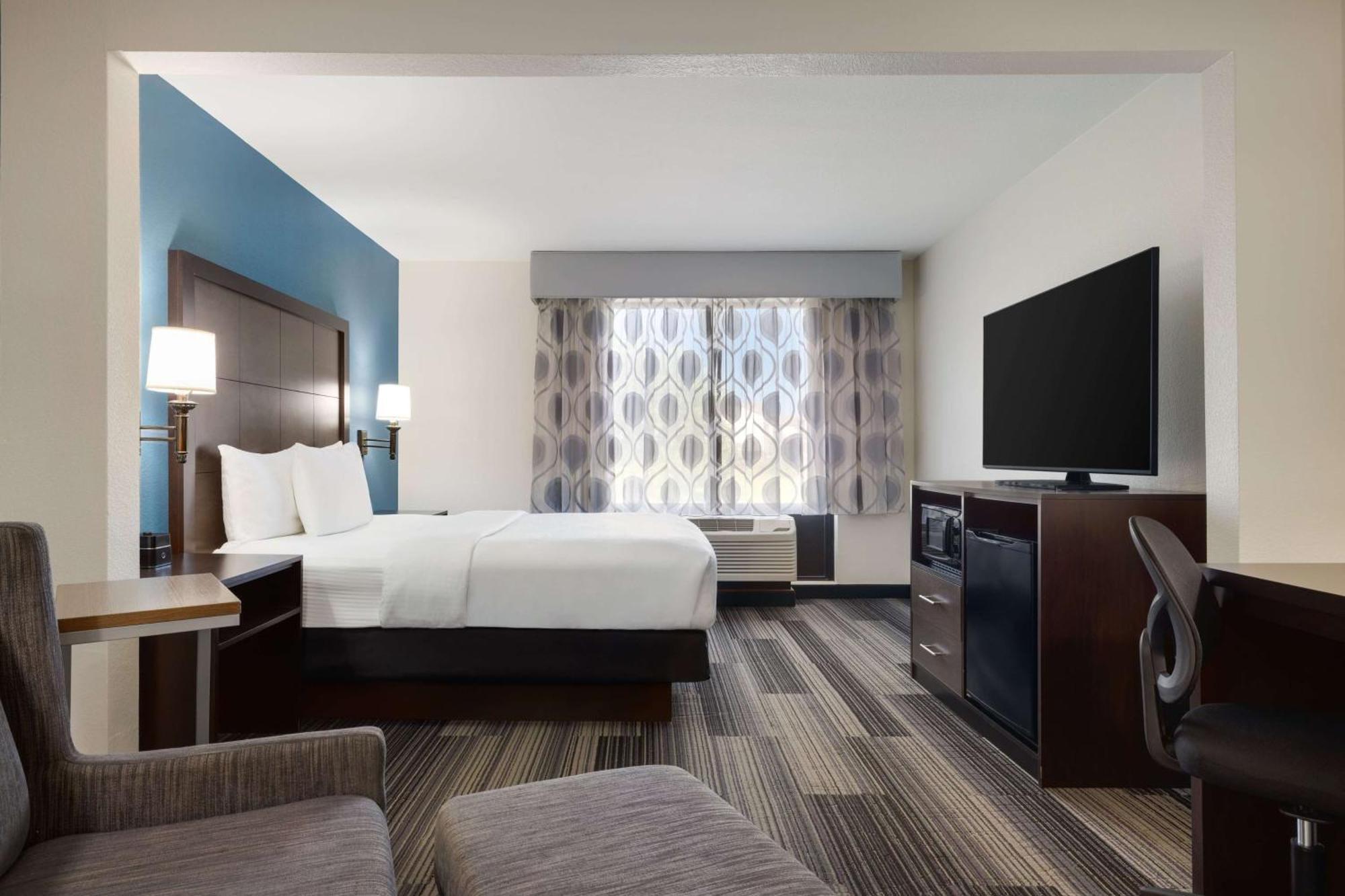 La Quinta By Wyndham Springfield Airport Plaza Exterior foto